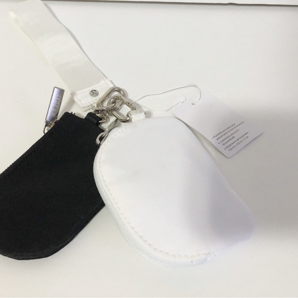 🌸 Lululemon Dual Pouch Wristlet Bag Black/White NWT - Picture 2 of 3